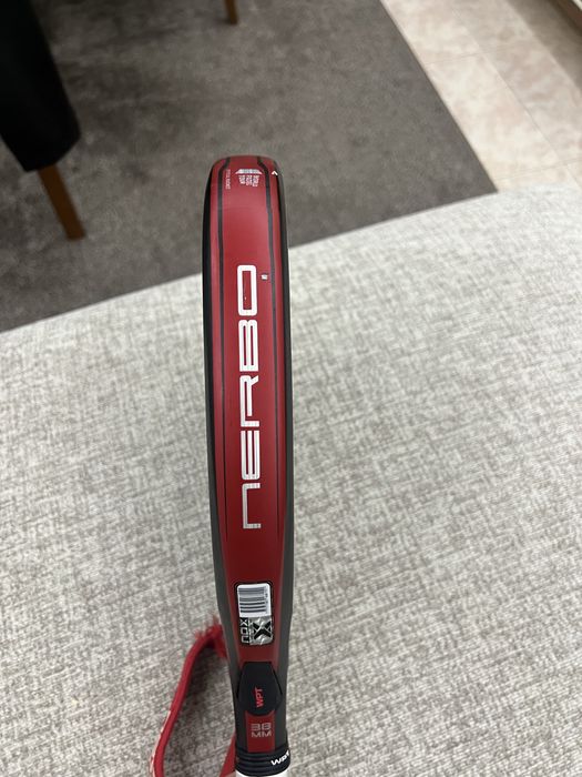 raquete de padel NOX Nerbo Luxury – World Padel Tour Series.