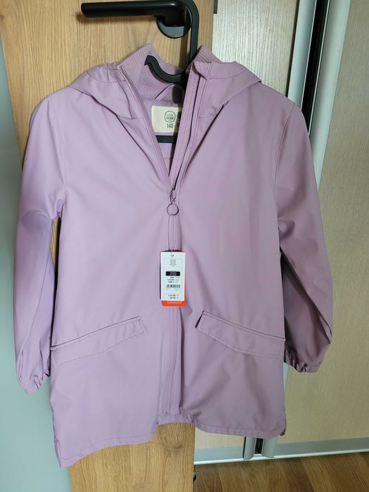 Płaszczyk przeciwdeszczowy r. 140 cool club nowy