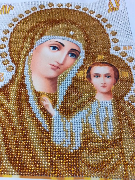 Венчальная пара вышита чешским бисером