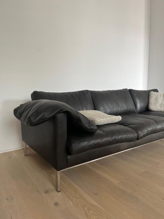 Skorzana czarna sofa, skora naturalna 100%