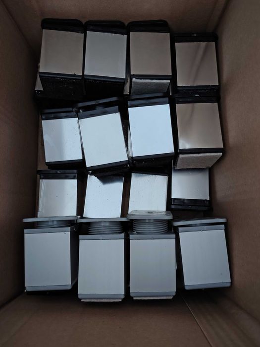 23x Nózki meblowe KWADRATOWE chrom REGULOWANE 6cm