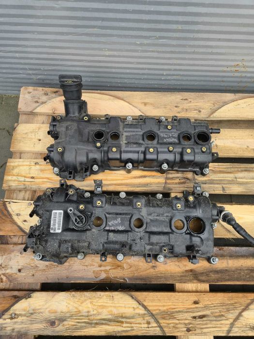 Pokrywa zaworów chrysler pacifica hybryda 21r.