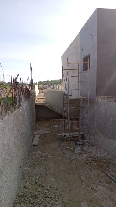 Faço pinturas e pequenas reparações!