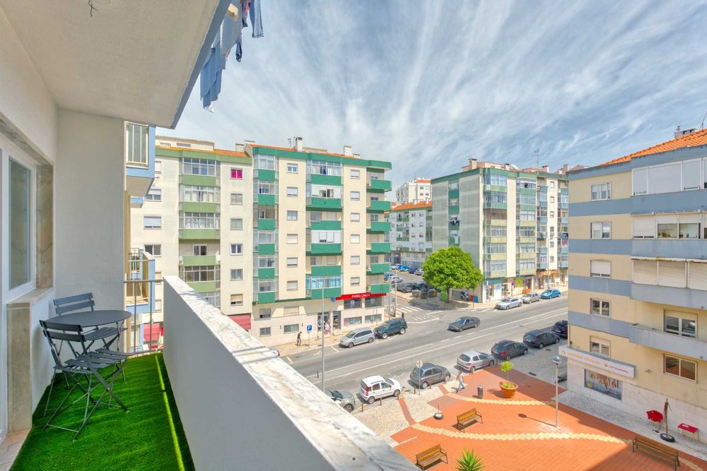 T2 TOTALMENTE REMODELADO E PRONTO A HABITAR EM AGUALVA
