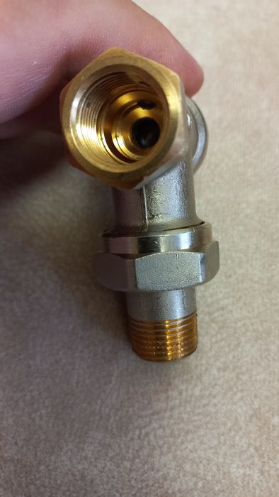 Клапан радиаторный Danfoss угловой