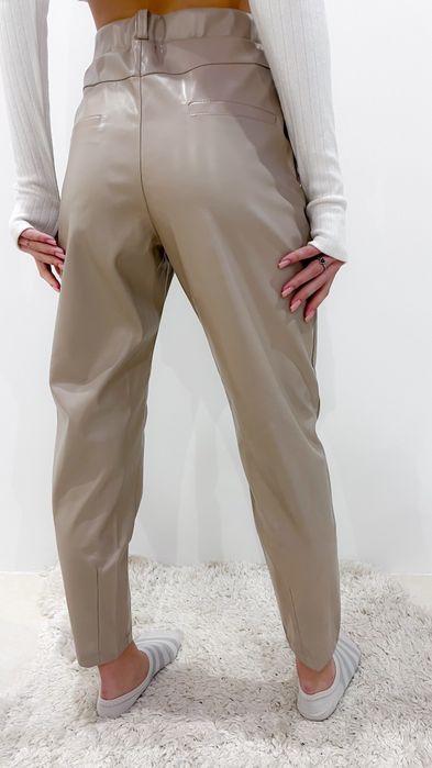 Штани з екошкіри беж
