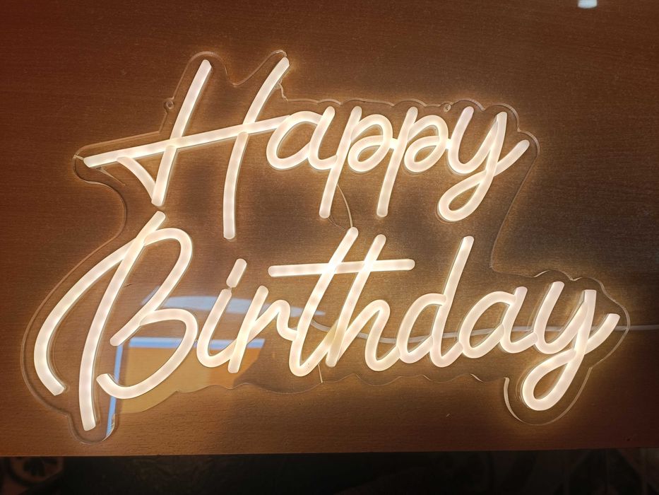 Dekoracyjny napis LED „Happy Birthday”