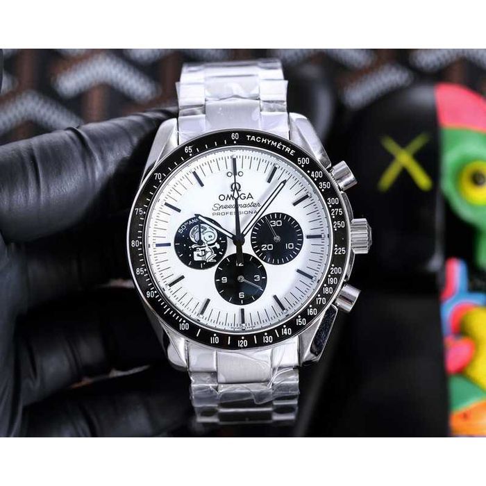 Годинник автоматичний Omega Speedmaster "Silver black Snoopy Award" 50th Anniversary features a 42mm