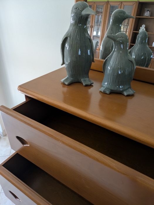 Aparador com Espelho em Pinho Mel