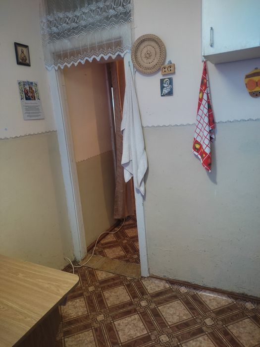 Продам 2 кімнатну  квартиру