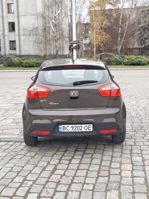 Продам KIA Rio 2012 газ-бензин