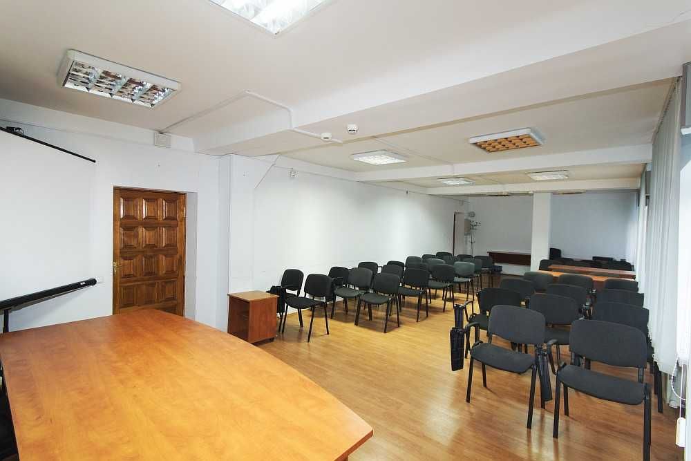 Конференц-зал (50 человек), почасово.  м. Васильковская (10 минут)