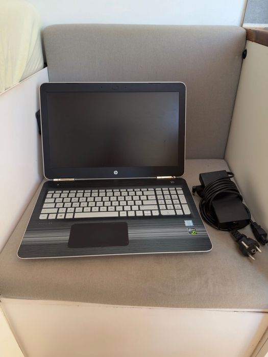 HP Pavilion i7-7700HQ | 16GB RAM | GTX 1050 | SSD 1TB + HDD 1TB