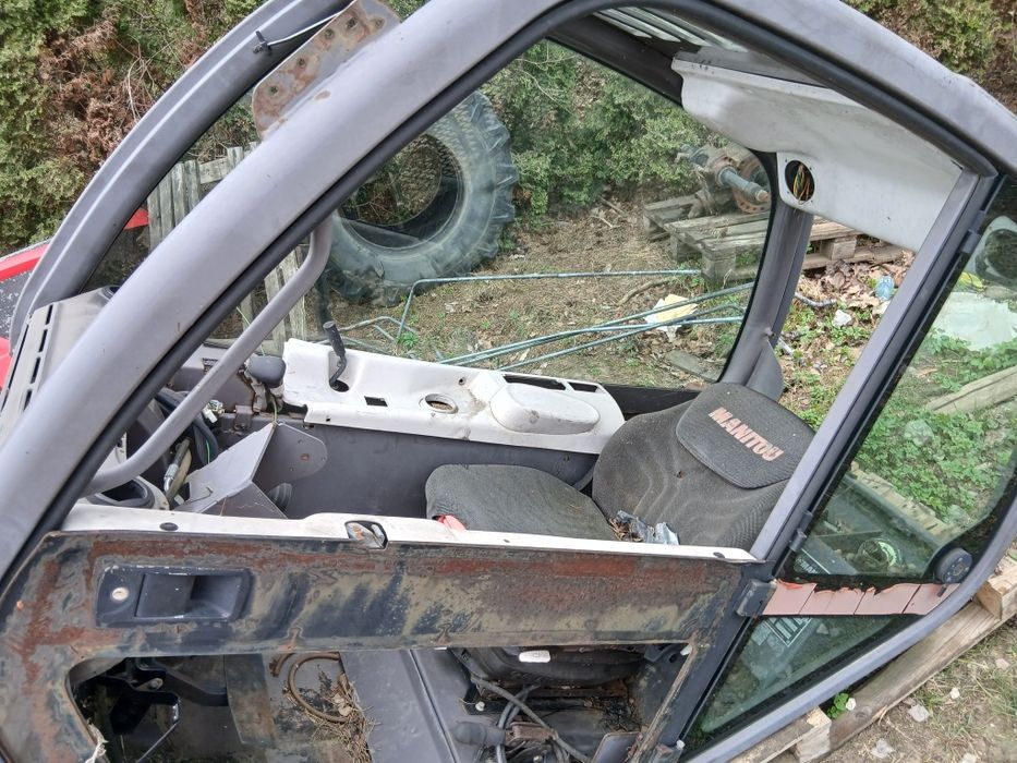 Manitou teleskopy kabina