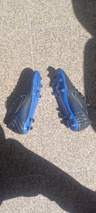 Chuteiras Nike Mercurial – Preto com detalhes em azul, nº 42.5