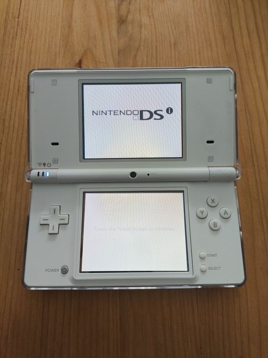 Nintendo DSi Pokemon White (edição limitada)