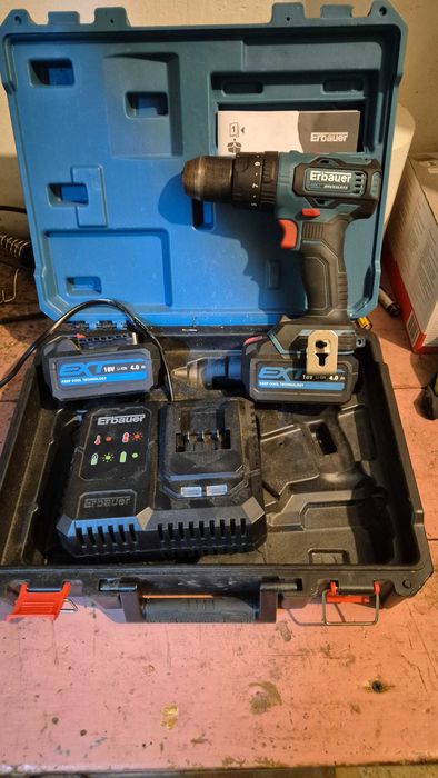 Erbauer EXT 18V Brushless wiertarko-wkrętarka udarowa + 2×4.0Ah + walizka