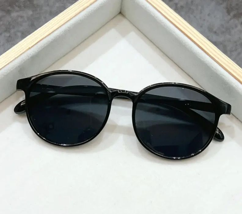 Okulary przeciwsłoneczne czarne nowe