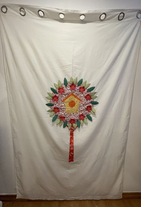 Edredão (cama criança) + Almofadas + Cortinados + Candeeiro