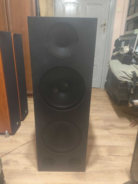 Sprzedam potężne kolumny STX Graviton 900.