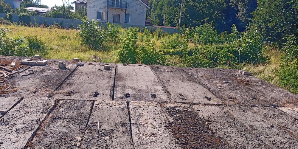 Ділянка під будівництво.