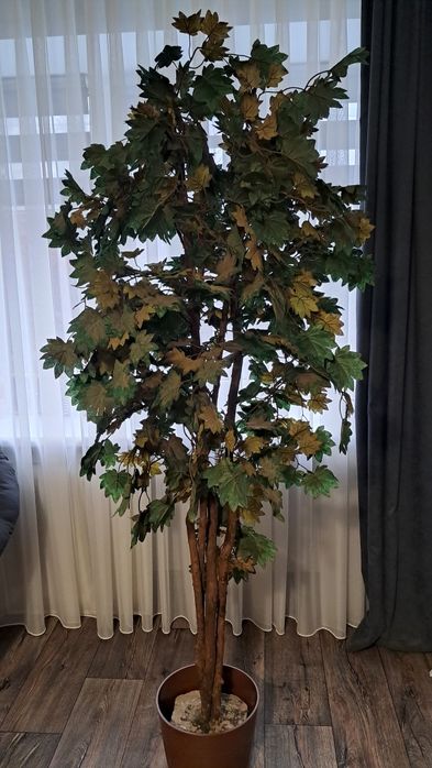 Штучне дерево...