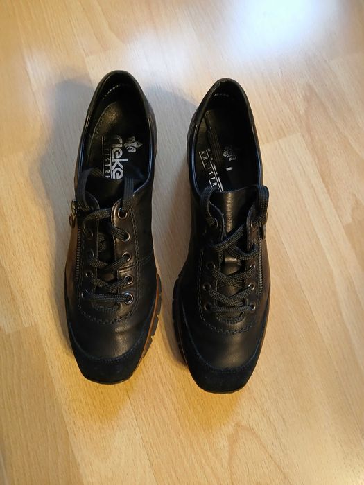 Sprzedam buty damskie firmy rieker rozmiar 40