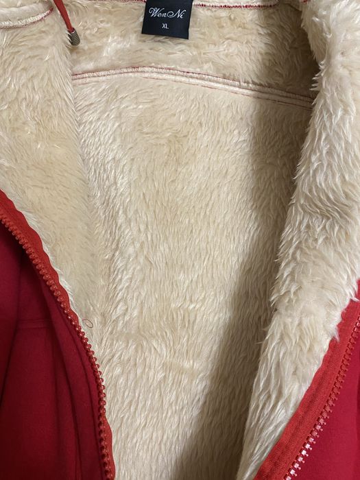 Blusão com capuz/novo