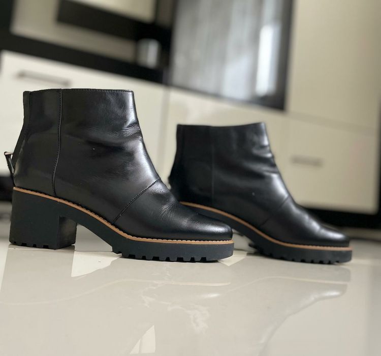 Жіночі шкіряні ботінки 37розміру