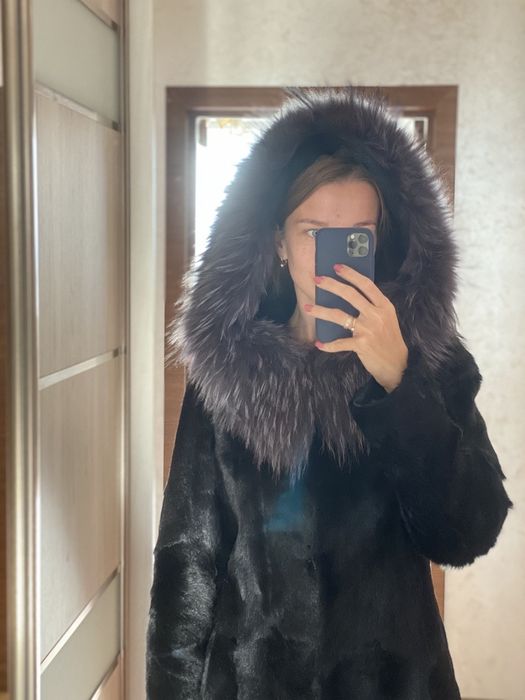 Шуба з козлика (комір з песця)