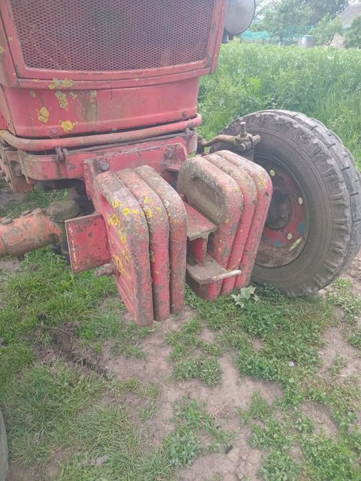 Трактор юмз протівиси