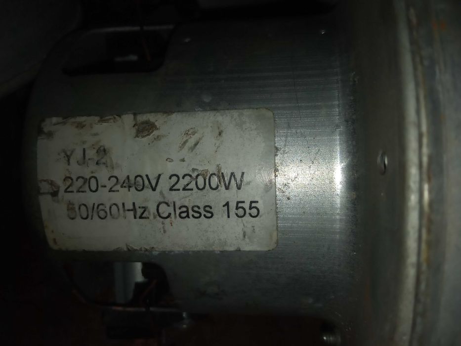 Двигуни мотори до пилосмока, пилососа  є різні питайте пишіть