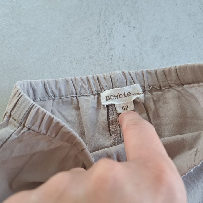 Spodenki z falbanką bloomersy Newbie KappAhl beżowe