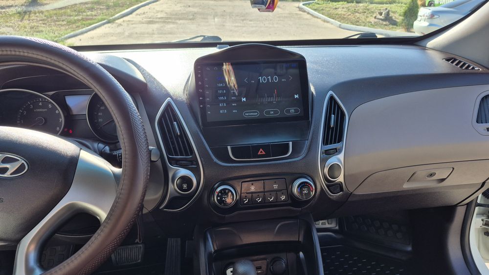 Hyundai TUCSON 2011року
