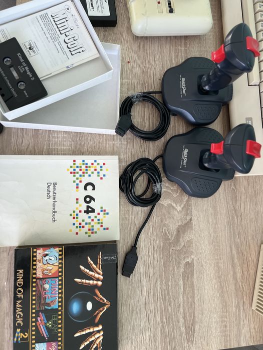 #1737 commodore c64 datasette quickschot joystick pac man zestaw