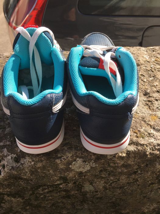 Sapatilhas/ténis NIKE menina/mulher 38,5 azuis com simbolo branco