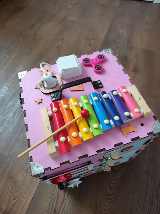 Бізікуб дерев’яний 30×30×30 см, розвиваюча іграшка, ідеальний стан