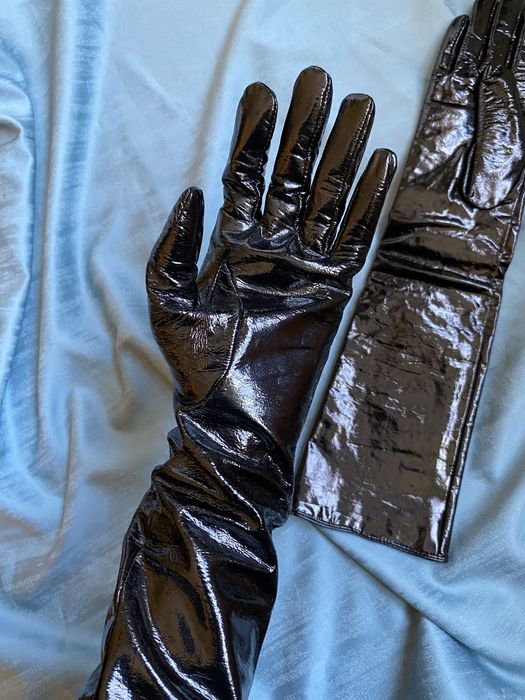 Довгі перчатки рукавички жіночі латексні вінілові лакові лаковані