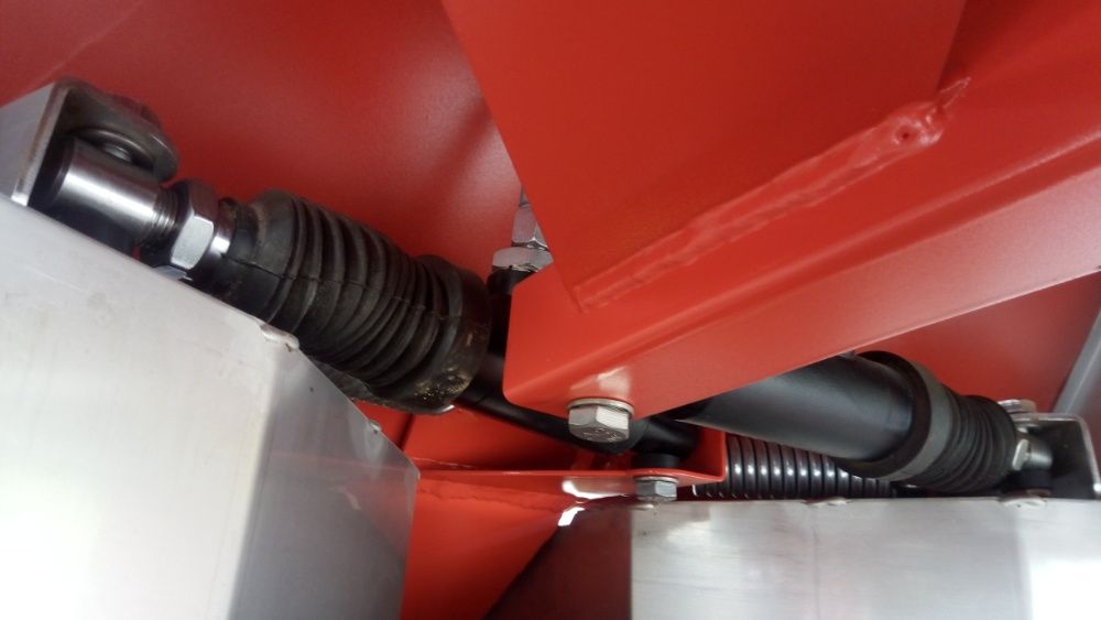 Розкидач мінеральних добрив 1000 кг Woprol (Польща)