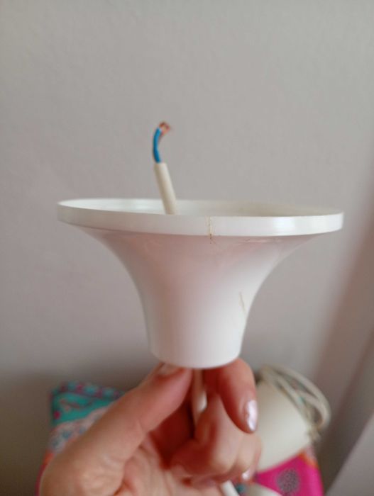 Cabos e bases para candeeiros de teto