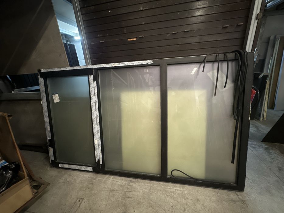 Janela de Aluminio Branca /preta 288,5L/164,5A