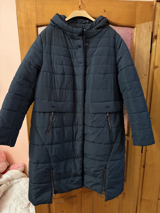 Жіноча стильна дуже тепла зимова куртка 62 розміру, великий розмір