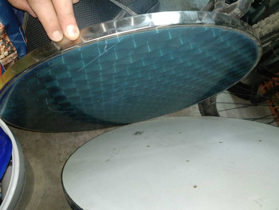 Mesas de chapa inox para estabelecimentos ou jardins.