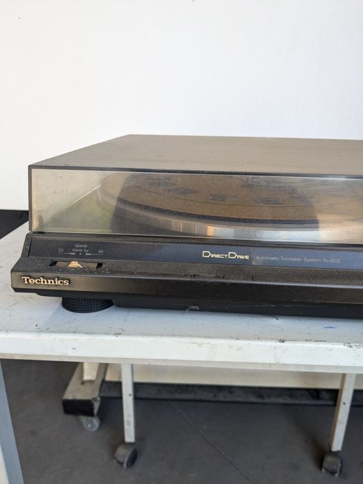 Gira-discos Technics SL-DD2