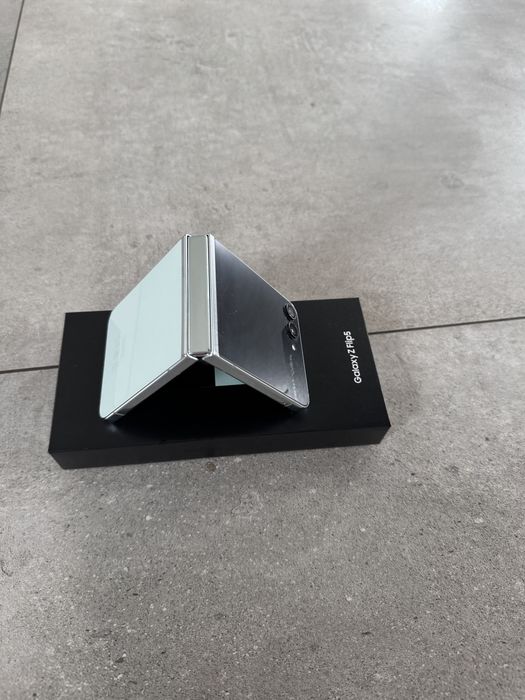 Samsung Galaxy Z Flip 5
