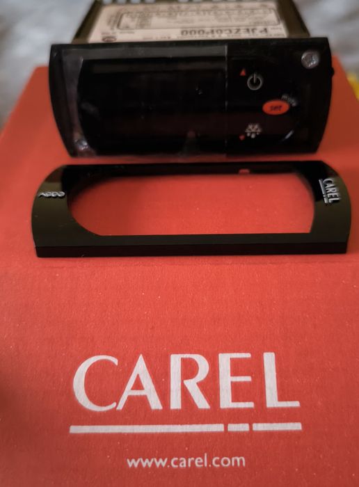 Controle Electrónico Carel PJEZ - 3 Relés. Novo