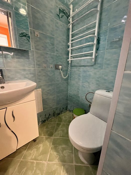 Частина будинку з власним двором