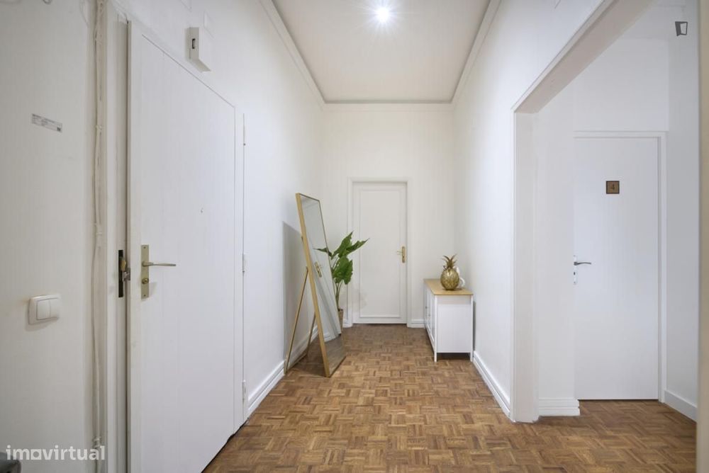 Quarto - localizado em Entrecampos Lisbon
