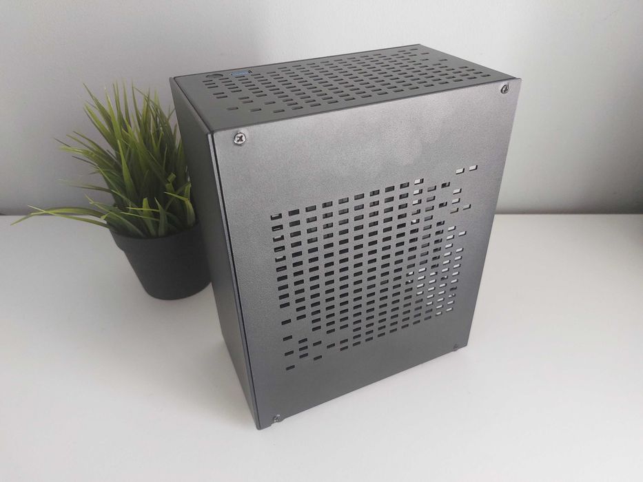 Caixa SKTC A07 Mini-ITX compacta, elegante e portátil para PC/Desktop