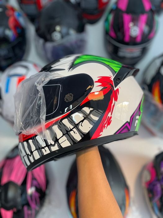 Capacete Jockey novo.